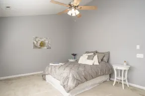2 Story 2000sqf House! Spacious, Clean, Modern! - Image 3