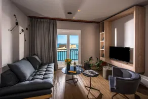 EverBlue Apt | Sea & Old Port View | City Center - Image 2