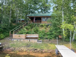 Lakeside cabin with beautiful view of the lake! - Image 2