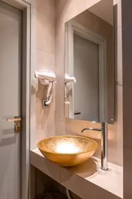 Express Apt. 105 - Image 5