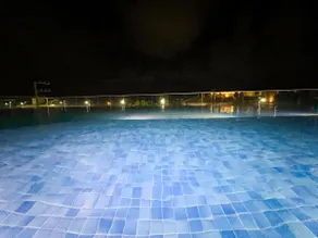 AL1603T01 Swimming pool, Heated spa in HomeClub - Image 5
