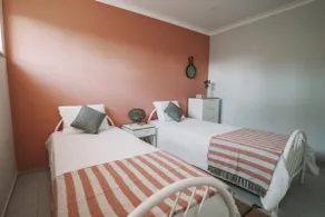 Chambre privée avec jardin, terrasse et piscine | Vue jardin - Image 4