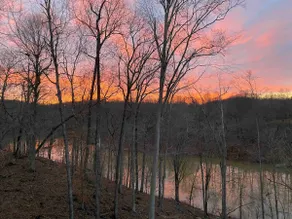 Lovely new modern lake front home that sleeps 8. - Image 3