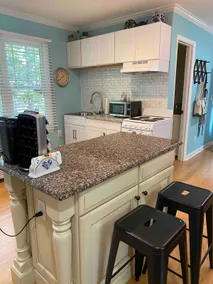 Private Carriage House in Quiet Neighborhood - Image 5