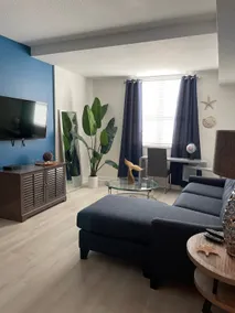 Condo *Luxurious Resort- Style* & garage parking - Image 3