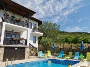 HOLLY - Quiet guest house with seaview and a pool - Image 4