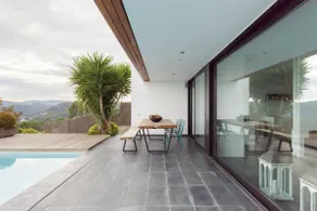 Designer Villa with stunning vistas - Image 3