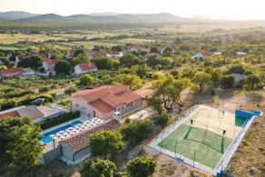 Rural Villa Adriart with heated pool and sauna - Image 3