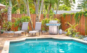 3BR House w/ Heated Pool Near Beach Tropical Vibes - Image 5