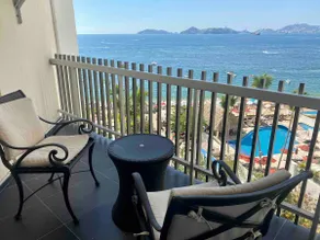Direct beach access, beautiful view and security - Image 2