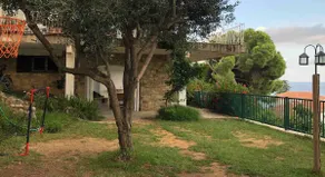 Family home with ocean views, garden and beach within walking distance - Image 4