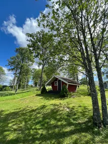 Cottage in the countryside with proximity to forest and city. - Image 3