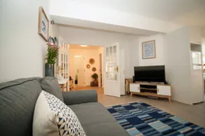 Modern 2-bedroom apartment on the Coast - Image 2