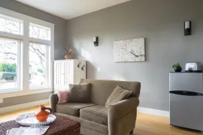 Tranquil Seattle Retreat - Image 3