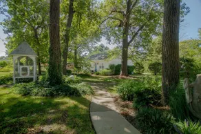 THE DICKEY HOUSE BED & BREAKFAST - Image 3