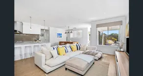 First-Class Coastal Living - Image 5