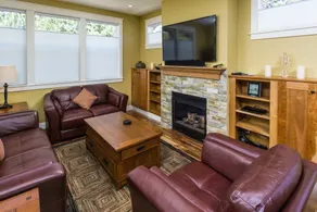 Amazing West Side - 2 King Suites - Walk Everywhere    8 Person Hot Tub - Image 2