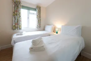 Sole Bay Lodge - Holiday Lodge with Sea Views - Image 2