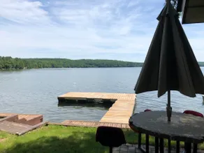 Lakefront cottage on Beautiful Hall's Lake - Image 2