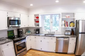 Trendy 3Bd/2Ba Vacation Home in Old Town - Image 2