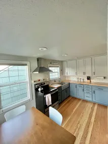 Light & Bright 3-Bedroom on College Hill - Image 4