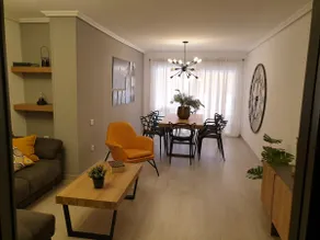 Spacious apartment in downtown Alicante - Image 3
