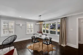 Gorgeous renovated home Near Uptown/Southend - Image 4