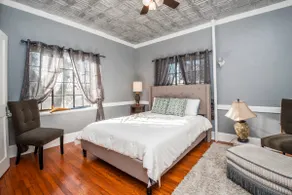 Downtown•Riverviews •Walk To Market Sq & UT•Get 3 Night Beach Trip by Booking - Image 2