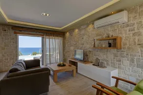 Holiday villa with private pool in Sfinari - Image 5