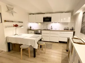 Paris studio overlooking garden - Image 4