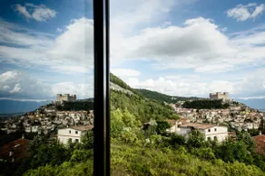 Loft-Breathtaking view of Celano surrounded by greenery - Image 2