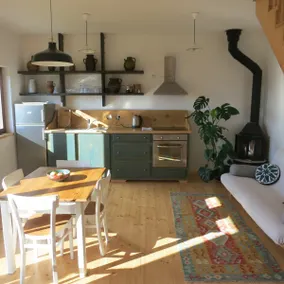 Cozy guest house with amazing view - Image 2