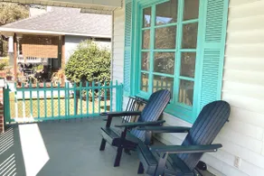 2 BR Quaint Private Bungalow NR Downtown & Beaches - Image 3
