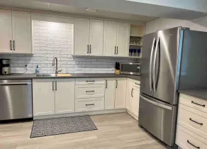 Prime, quiet location; full kitchen; patio; EVplug - Image 4