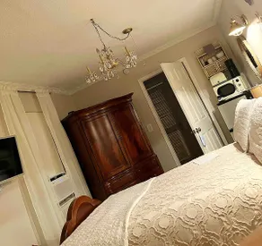 Regal Room on El Camino near Downtown Ocean Spring - Image 2