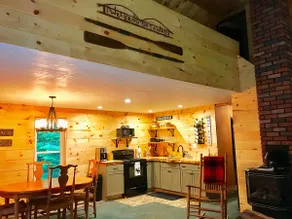 Charming cabin-near beach and shopping! - Image 4