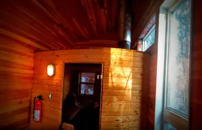 The Ruby Retreat, Whole House+Finnish Health Sauna - Image 4