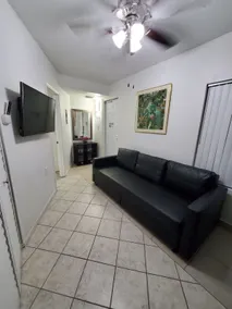 Apartment near the airport and downtown. - Image 3