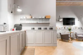 Small, well-kept loft in a lively building in Testaccio - Image 2