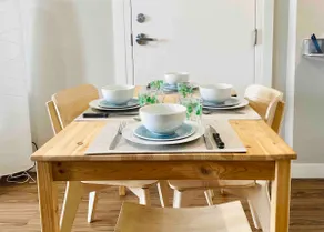 U/G parking, fast WIFI, SMART TV, in suite laundry - Image 4