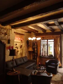 Medieval house in medieval quarter - Image 2