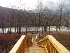 Condo with loft near Loon mountain with pool/jacuzzi & free shuttle! - Image 2