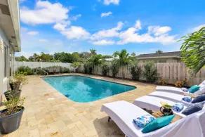 3/2 Beach House, Heated Pool Incl, Tiki and Bikes - Image 4