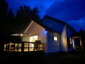 LE JAZZ – Rustic/chic chalet with HOT TUB - Image 2