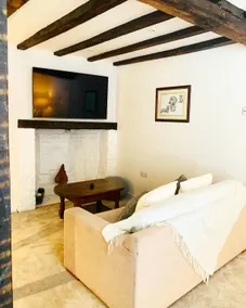 HAZEL COTTAGE - Image 2