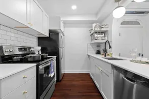 Elegant Central King Suit | 1bed |1bath - Image 3