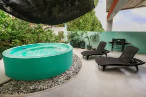Mini studio with views to the small pool. - Image 5
