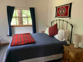 Cute 2 bedroom cottage w/hot tub - Image 5