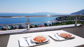 Villa Roses: Penthouse with pool - Image 2