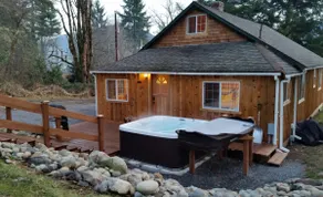 Beautiful Cabin, Great Outdoor Space, EV charger - Image 2
